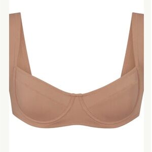 SKIMS Shaping Swim Unlined Underwire Bikini Top
NWT Size XS